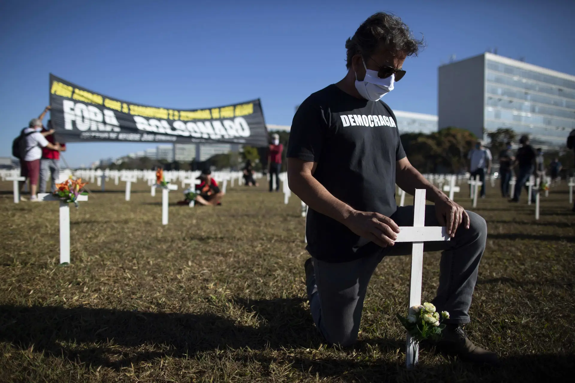 Covid-19: Brasil regista 692 mortos em 24 horas