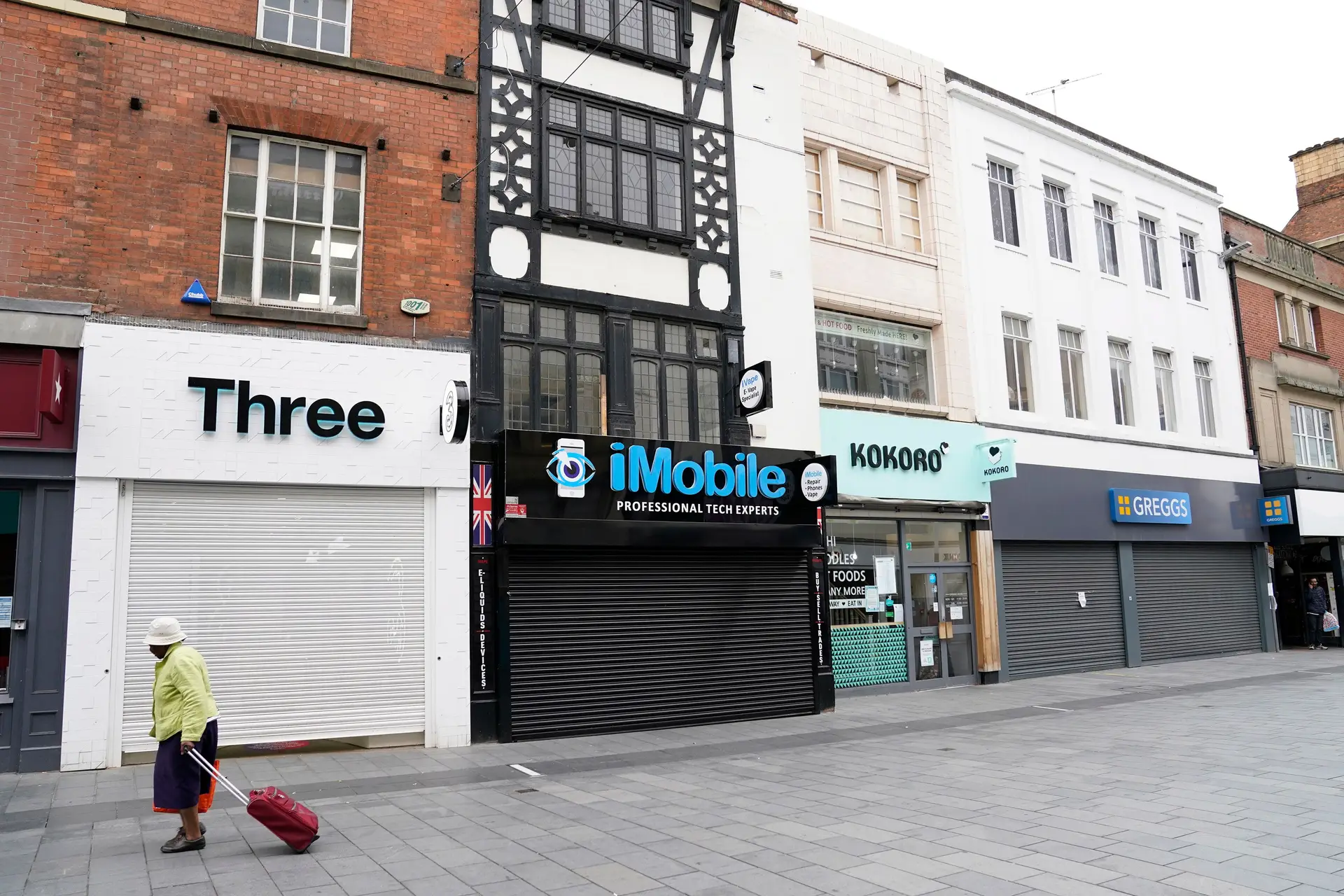 Comércio foi encerrado como medida para conter a propagação do vírus na cidade de Leicester.