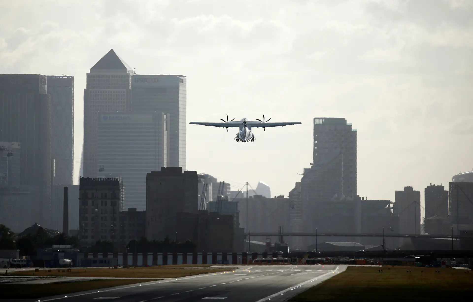 Portugal excluído do corredor aéreo de Inglaterra. Embaixada explica o porquê