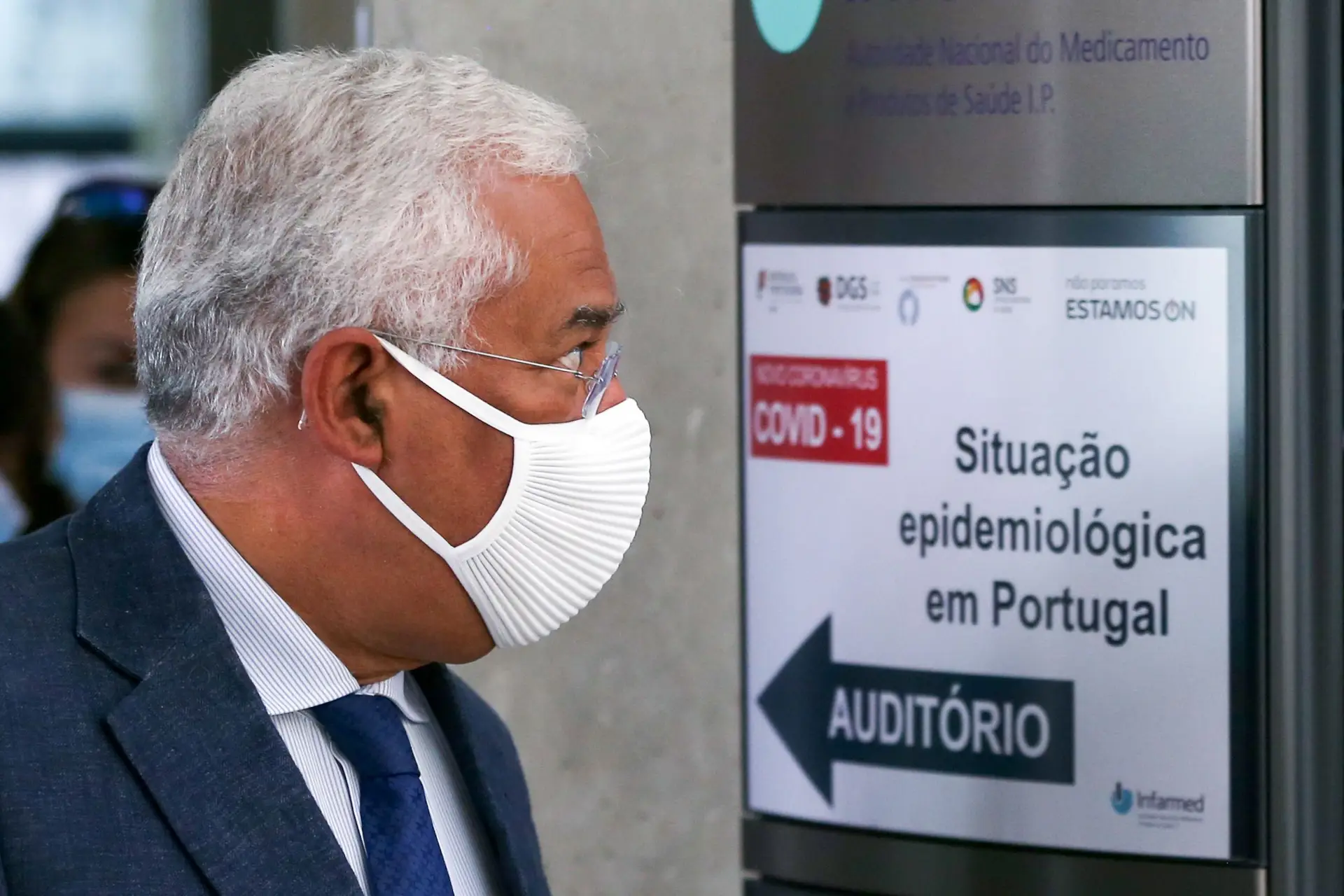 António Costa afirma que reuniões no Infarmed continuam