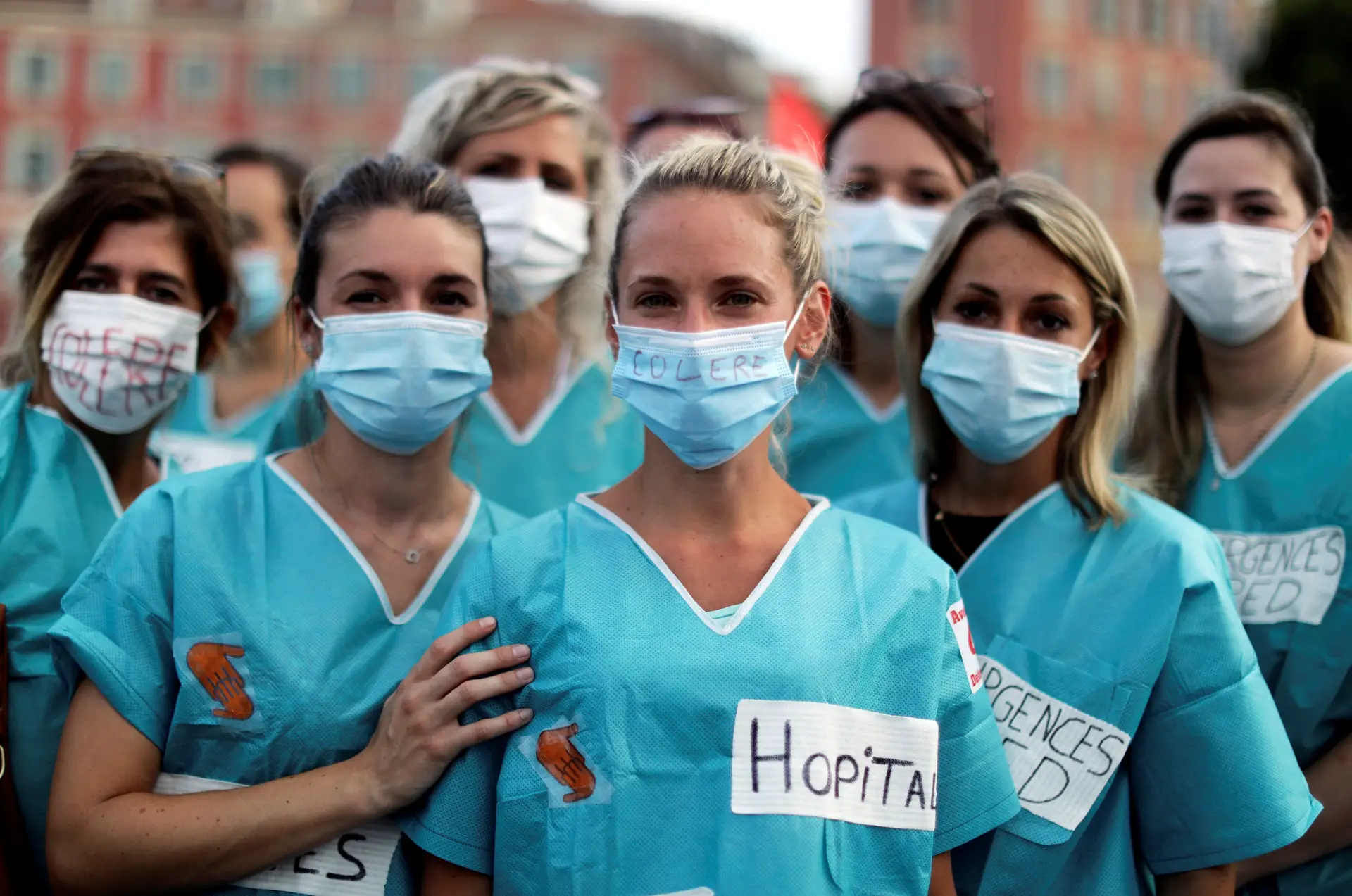 Covid-19. Mais de sete mil profissionais de saúde morreram em todo o mundo