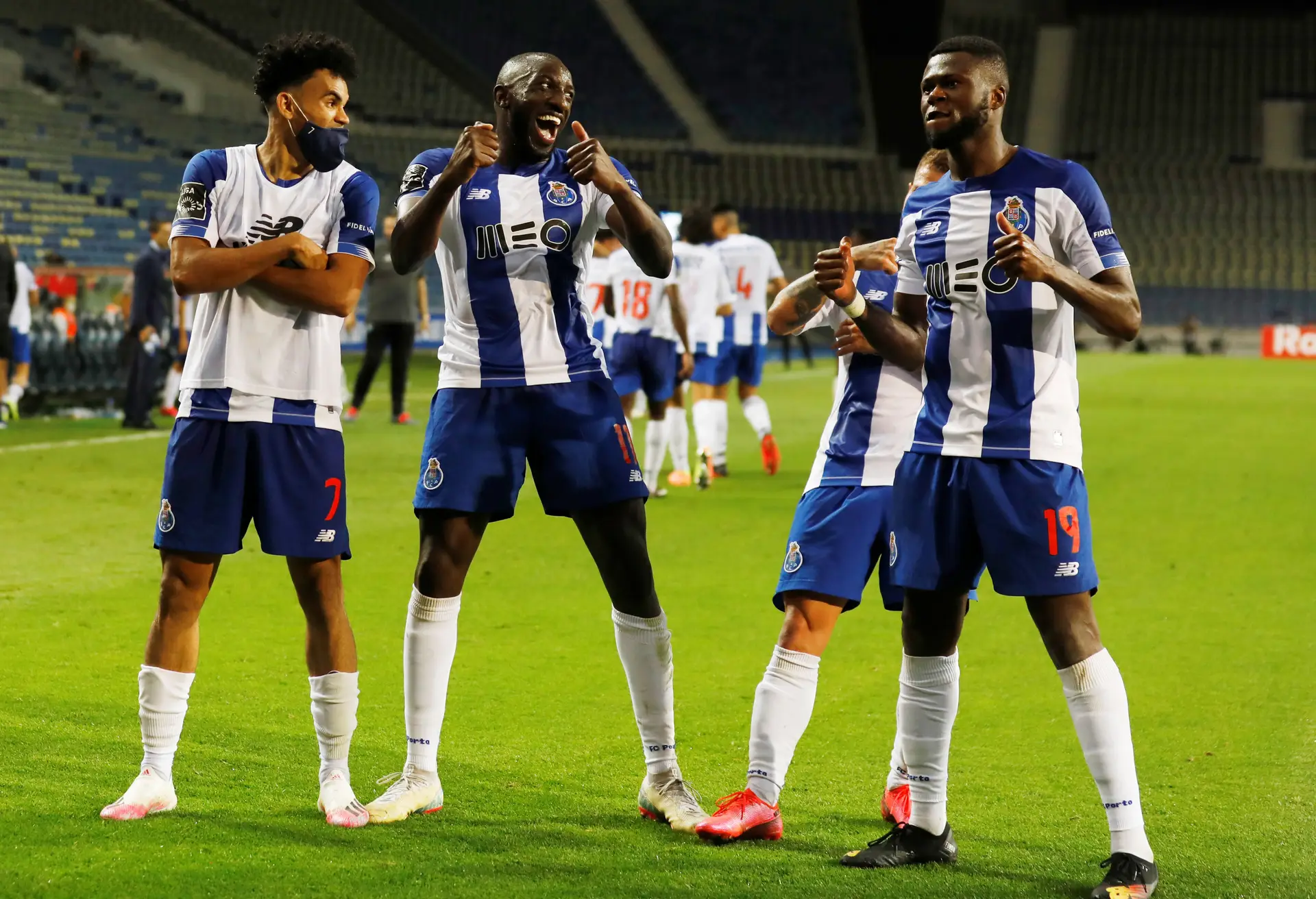 O FC Porto sagrou-se campeão nacional de futebol pela 29.ª vez. O clube festeja a conquista.