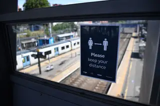 Covid-19: Reino Unido suspende contagem de mortos