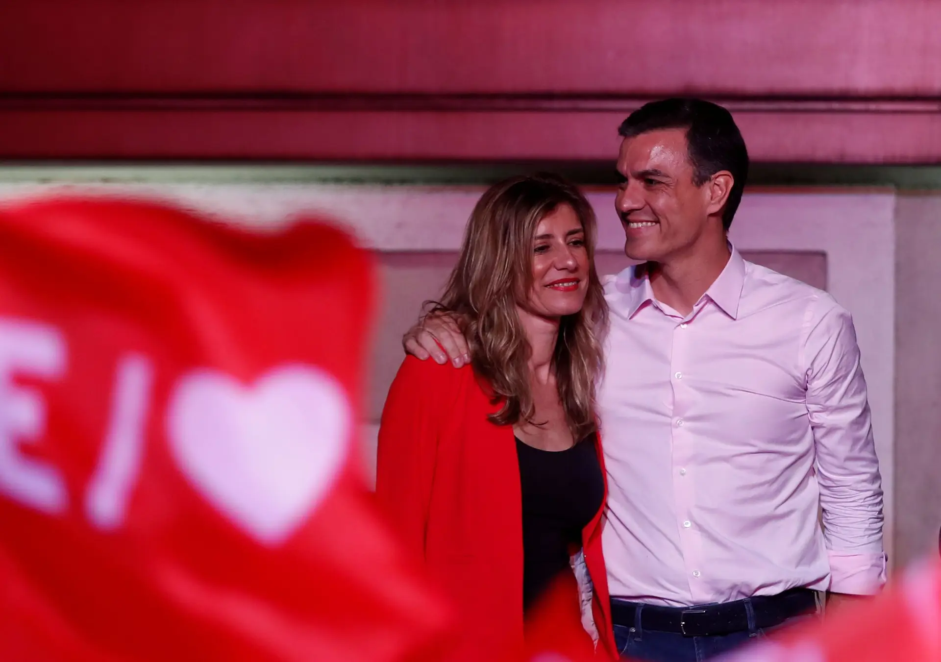 Esposa de Pedro Sánchez, Begona Gomez, testou positivo à Covid-19.