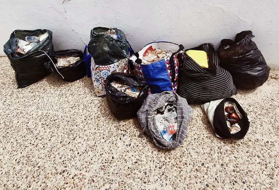 O que se comia na praia nos anos 80? Casal encontrou lixo com 40 anos em Peniche