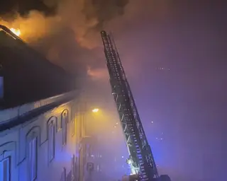 Fogo destrói prédio no centro de Lisboa