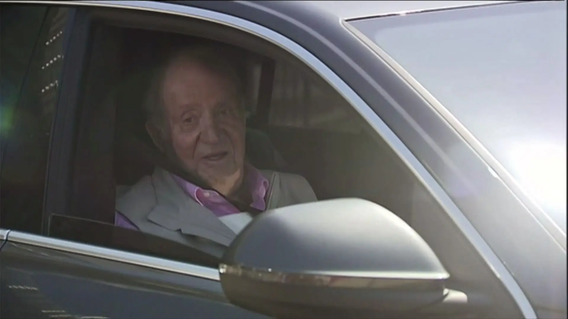 Juan Carlos I vai viver para fora de Espanha