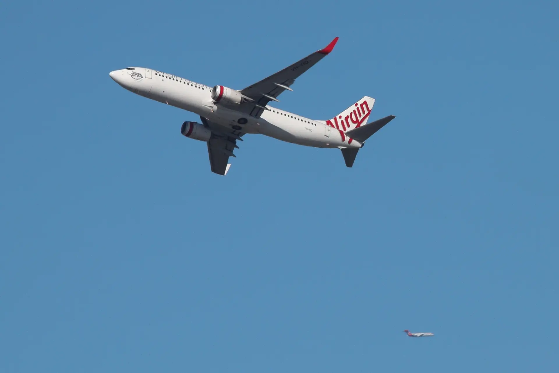 Companhia aérea Virgin Australia encerra filial e corta 3 mil postos de trabalho