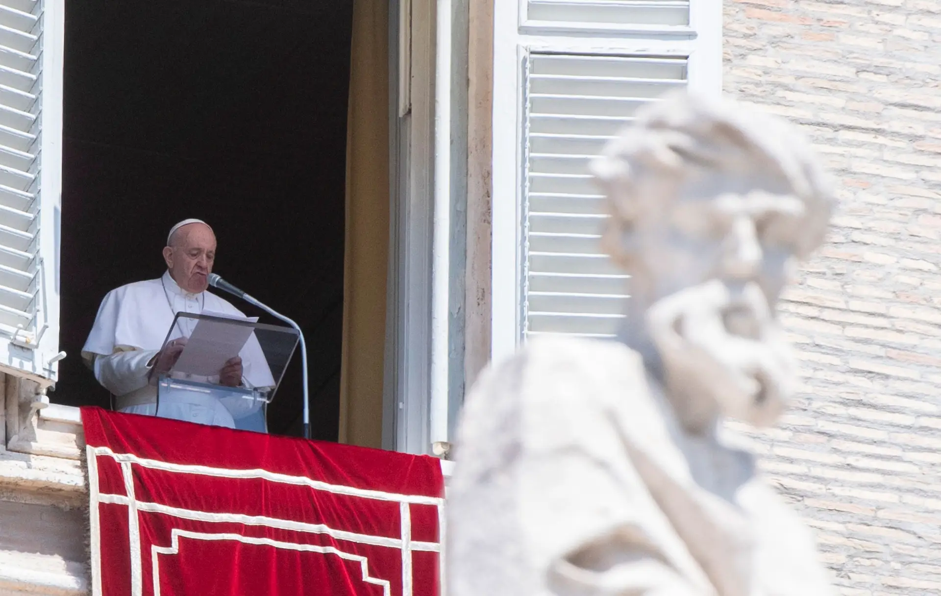 Papa Francisco doa 250 mil euros em ajuda à Igreja libanesa