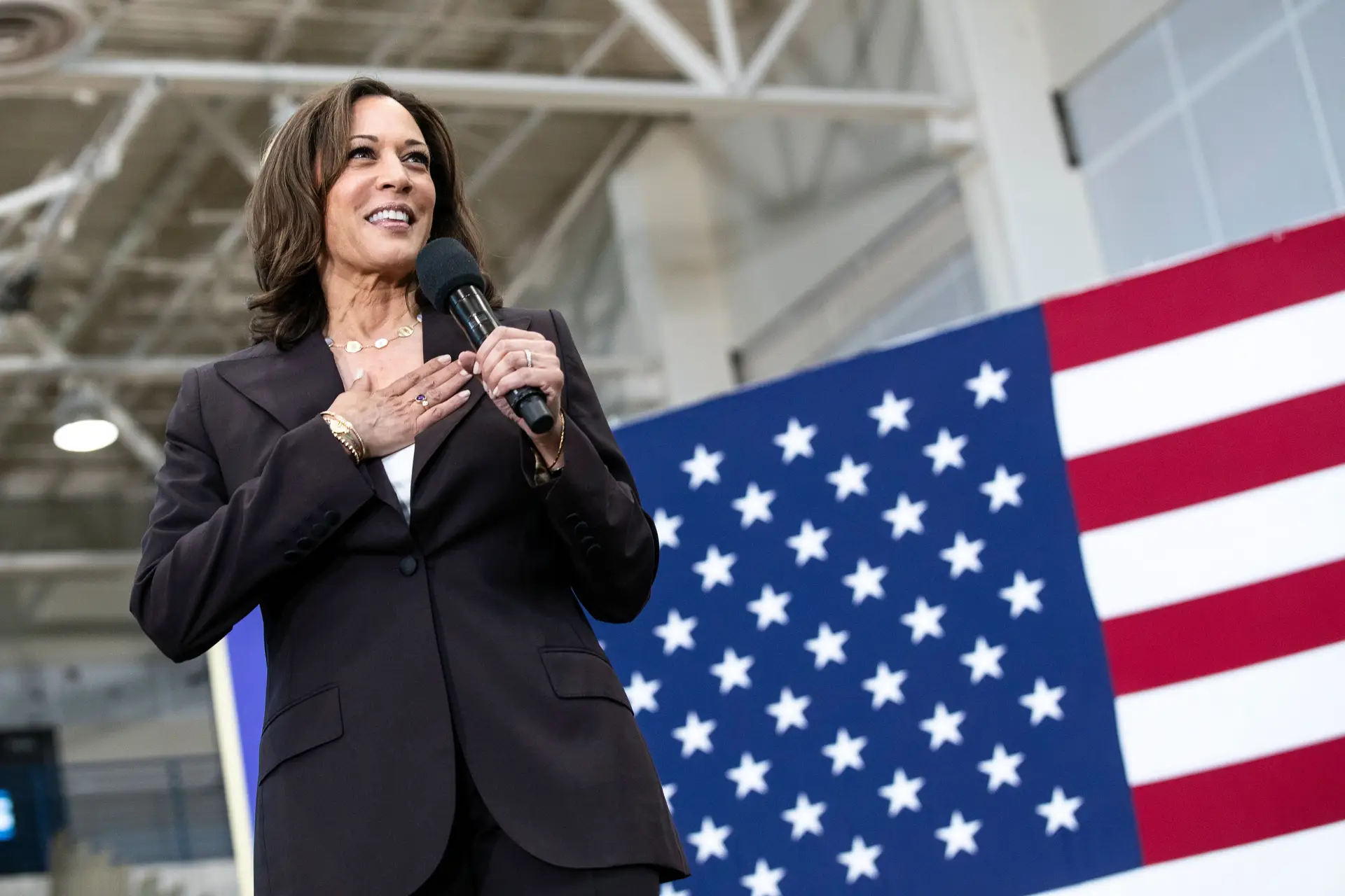 Eleições EUA: Joe Biden escolhe senadora Kamala Harris para vice-presidente