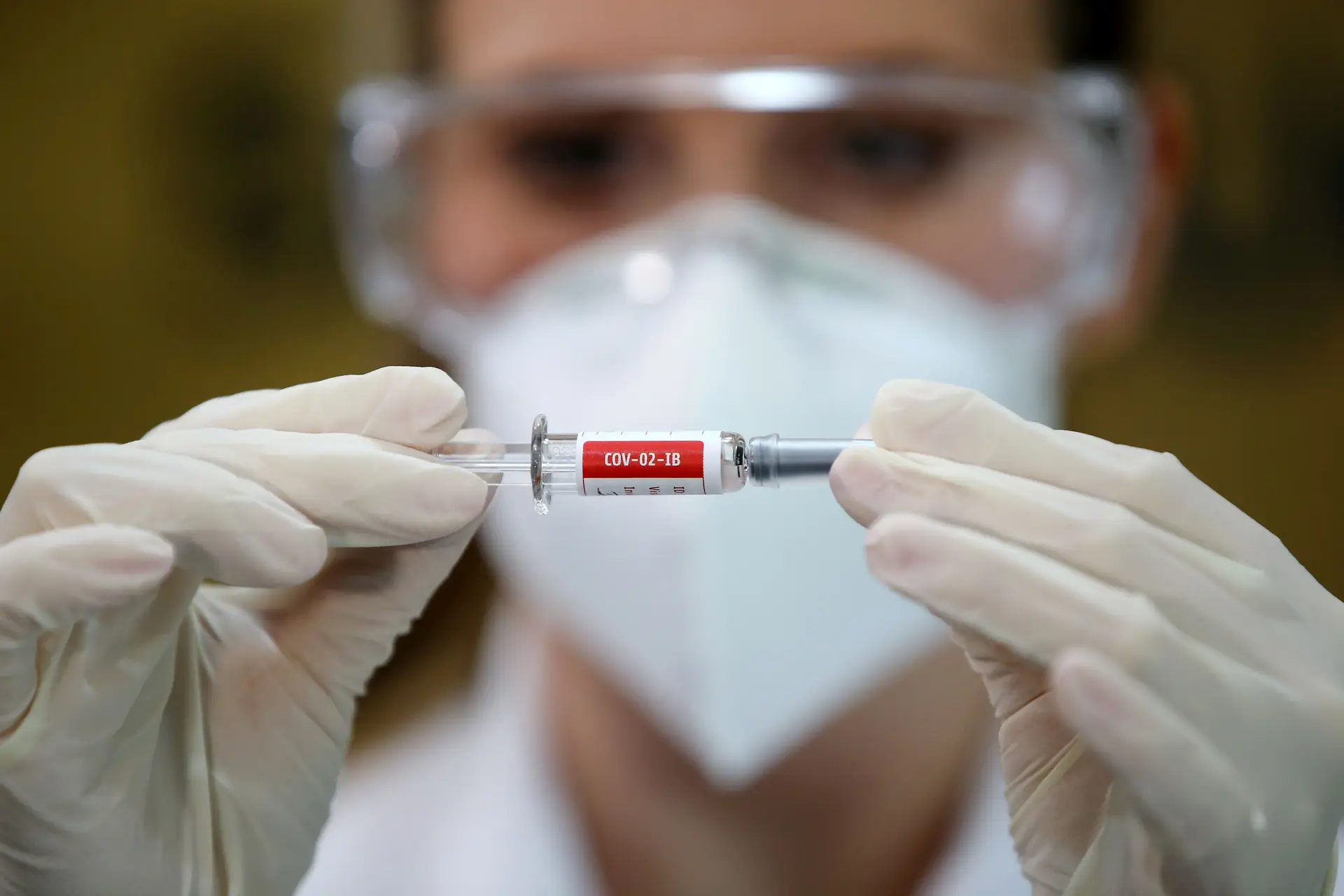 Bruxelas confirma adesão a COVAX e fecha novo contrato para compra de vacina