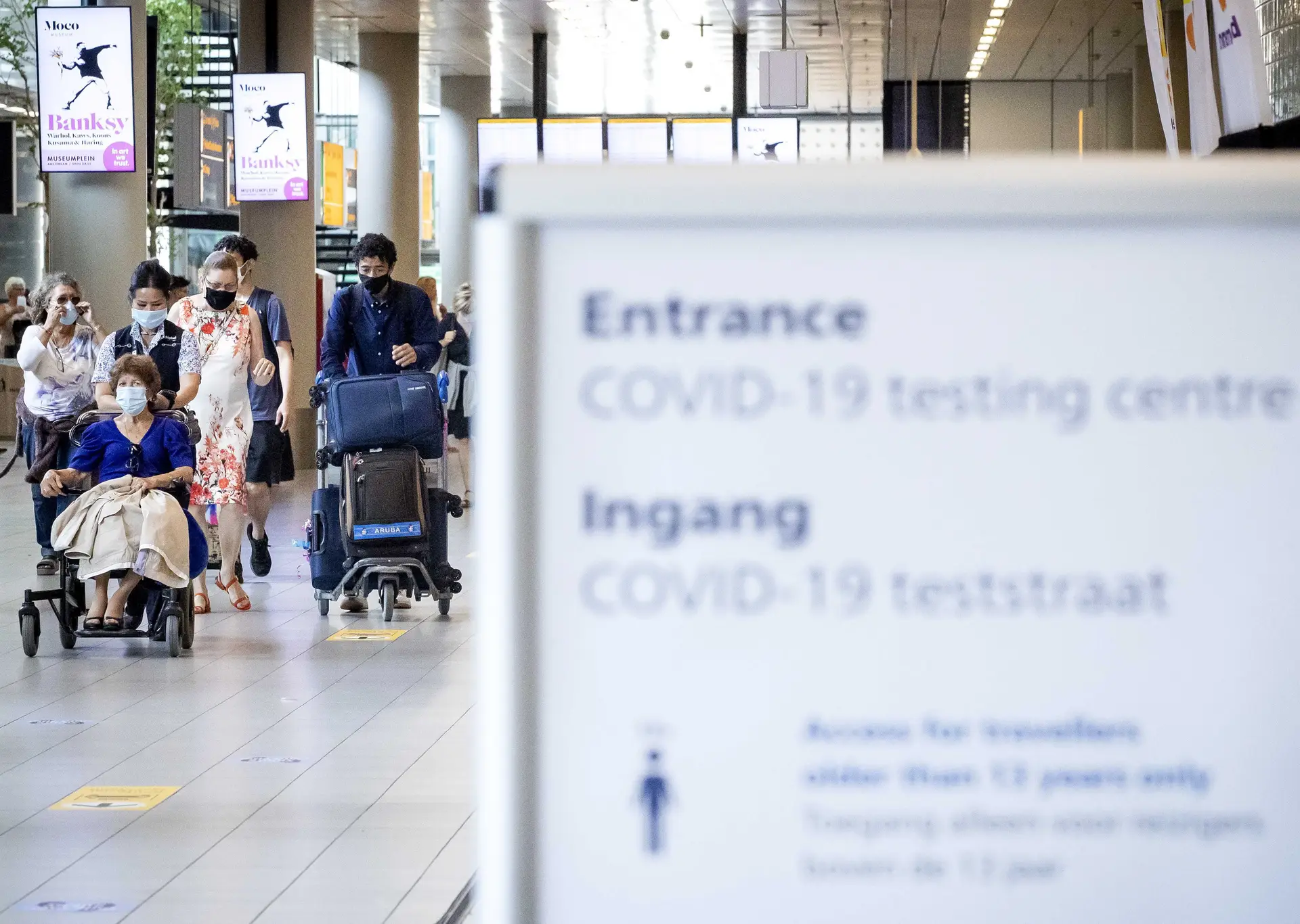 Covid-19: Países Baixos agravam restrições de viagem para Espanha, França e Bélgica