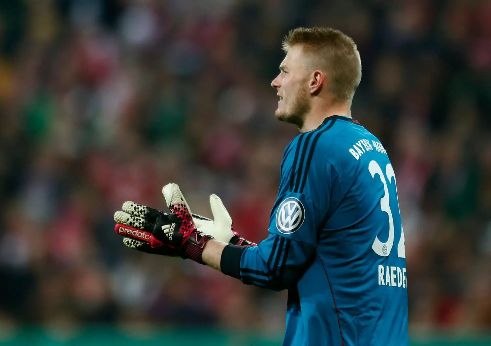 Lukas Raeder vê perfil vencedor num Bayern Munique sedento de glória ...