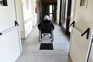 Covid-19. Equipas multidisciplinares vão visitar todos os lares nos próximos dois meses