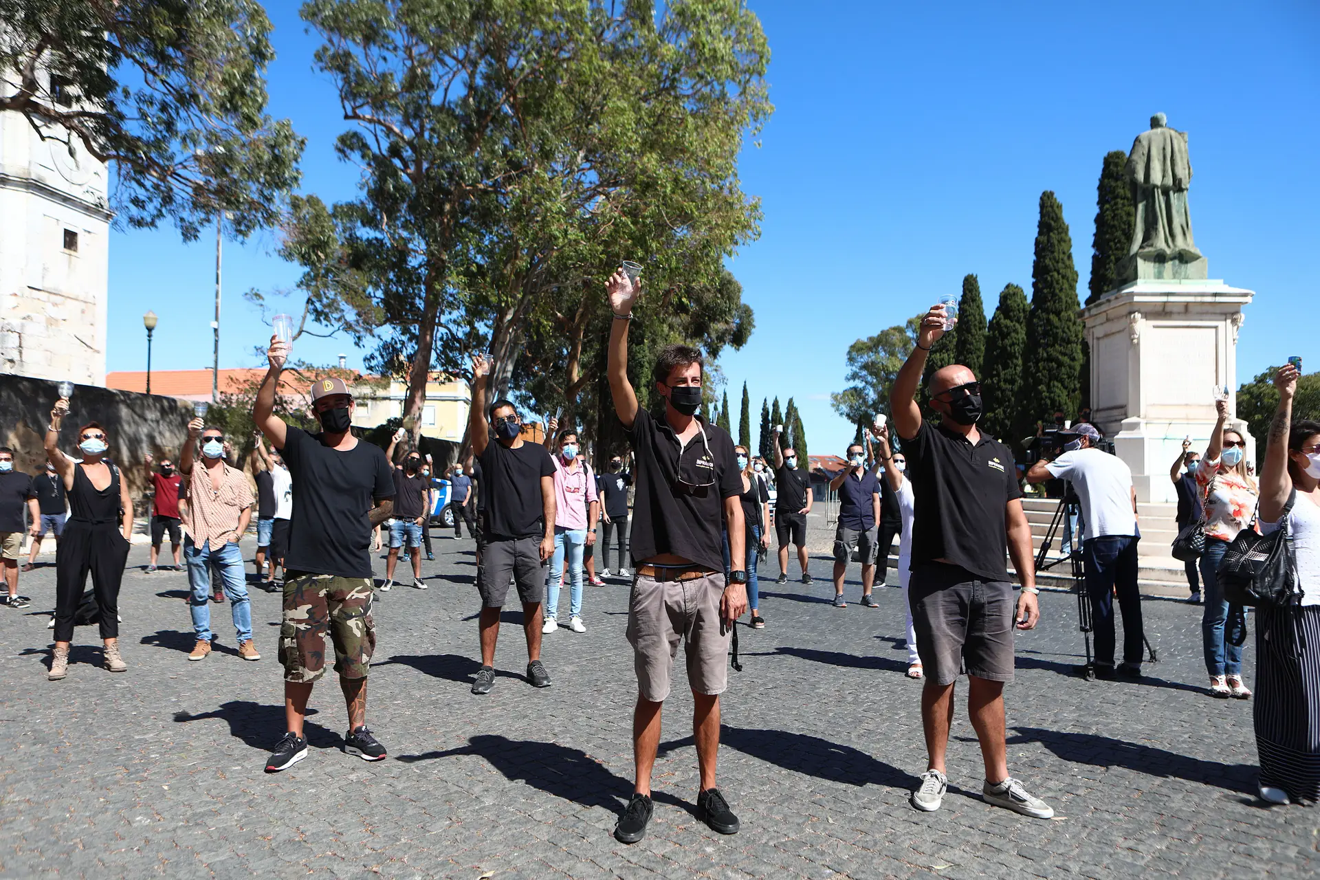 Trabalhadores da Cultura fazem "brinde à ignorância da ministra"