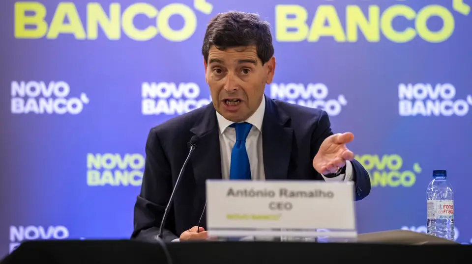 O presidente executivo do Novo Banco, António Ramalho, durante uma conferência de imprensa na sede do Novo Banco, em Lisboa.