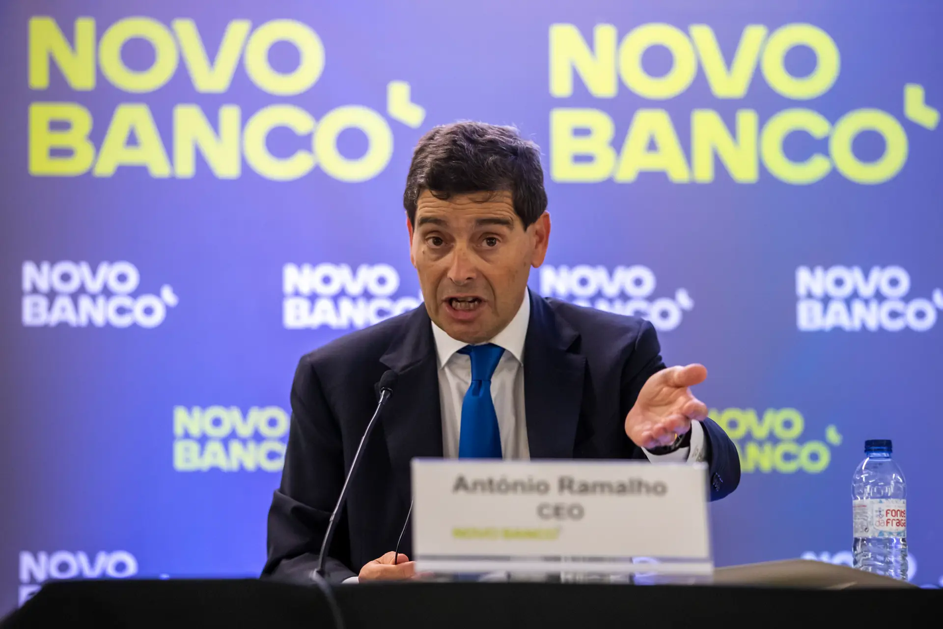 O presidente executivo do Novo Banco, António Ramalho, durante uma conferência de imprensa na sede do Novo Banco, em Lisboa.