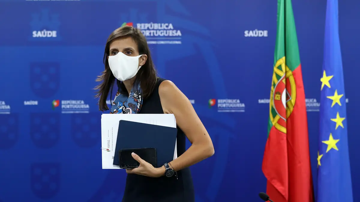 A secretária de Estado Adjunta e da Saúde, Jamila Madeira, no final da conferência de imprensa diária sobre o novo coronavírus (Covid-19) realizada no Ministério da Saúde, em Lisboa