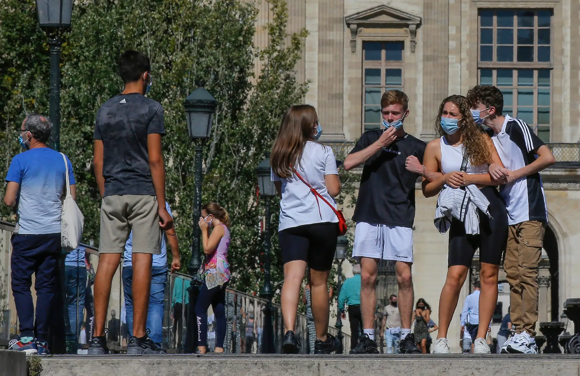Covid-19: França regista o número mais alto de infeções desde o início da pandemia
