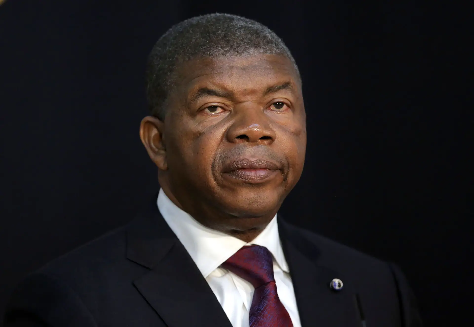 Presidente de Angola recebido pelo Rei de Espanha no início de visita oficial