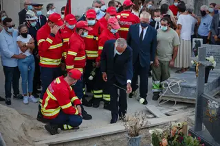 Presidente da República marca presença em funeral de bombeiro de Oliveira de Frades