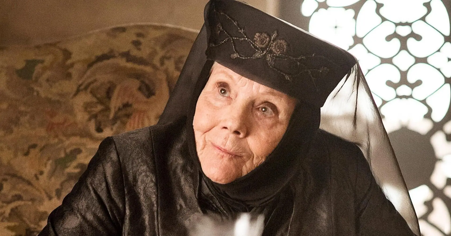 A atriz Diana Rigg, famosa por papéis como Emma Peel na série "Os Vingadores" e Olenna Tyrell em "A Guerra dos Tronos", morreu a 10 de setembro aos 82 anos, vítima de um cancro que lhe tinha sido diagnosticado em março.