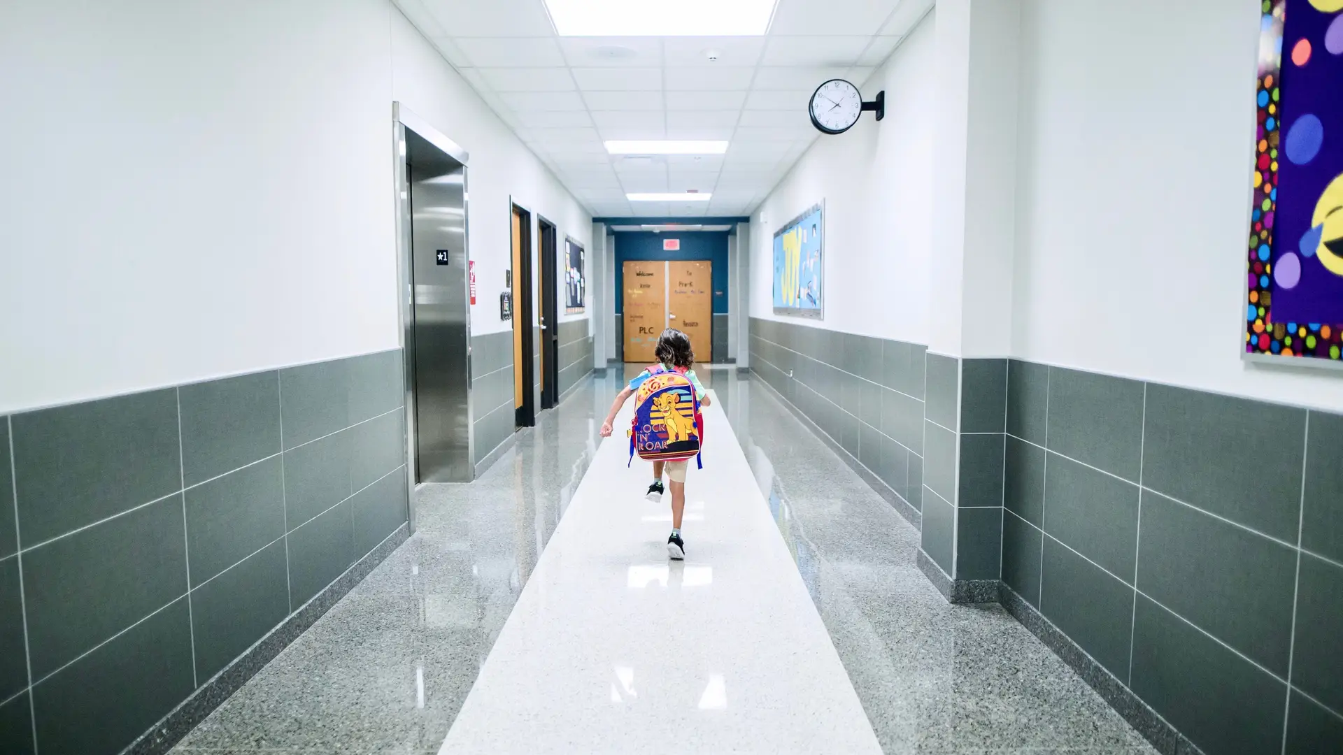 Covid-19. Fecho prolongado de escolas condiciona regresso dos mais vulneráveis