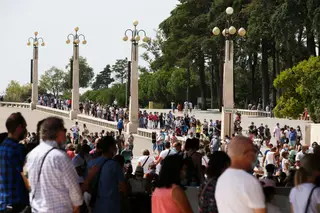 "Estavam demasiadas pessoas". Santuário de Fátima teve de bloquear entradas 