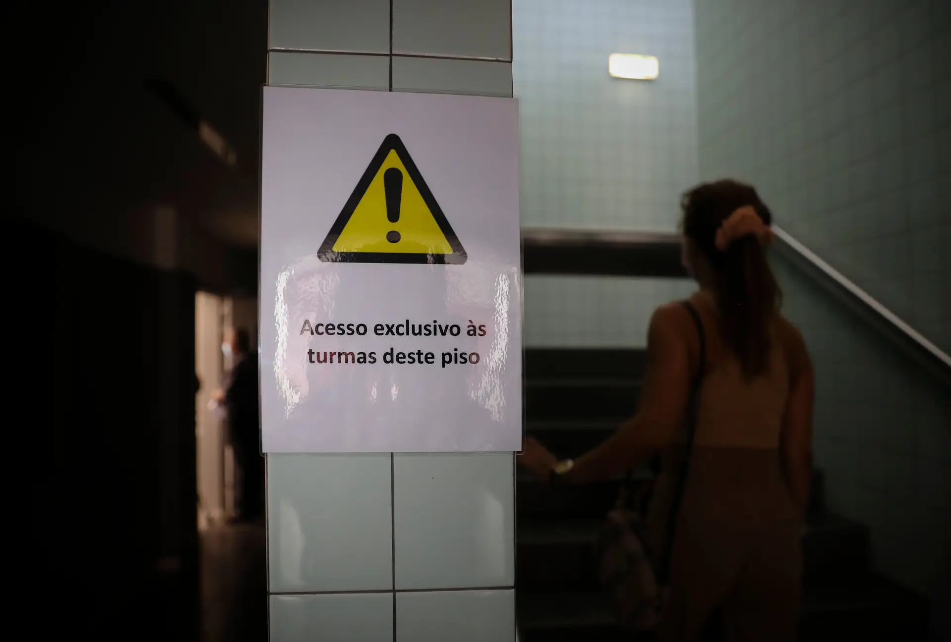Sindicato desafia Governo a visitar "o país real" onde há turmas com 30 alunos