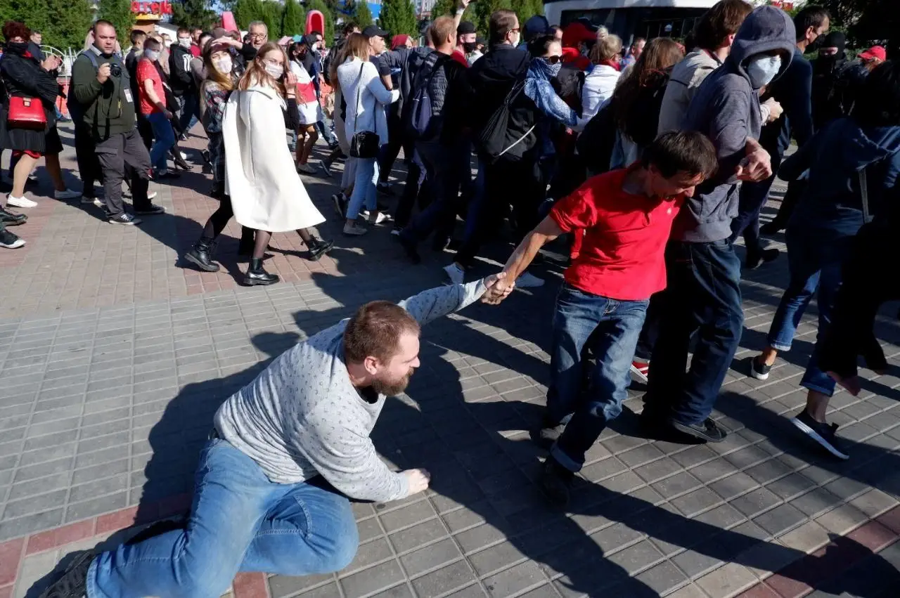 Mais de 440 detidos em protestos contra Lukashenko na Bielorrússia