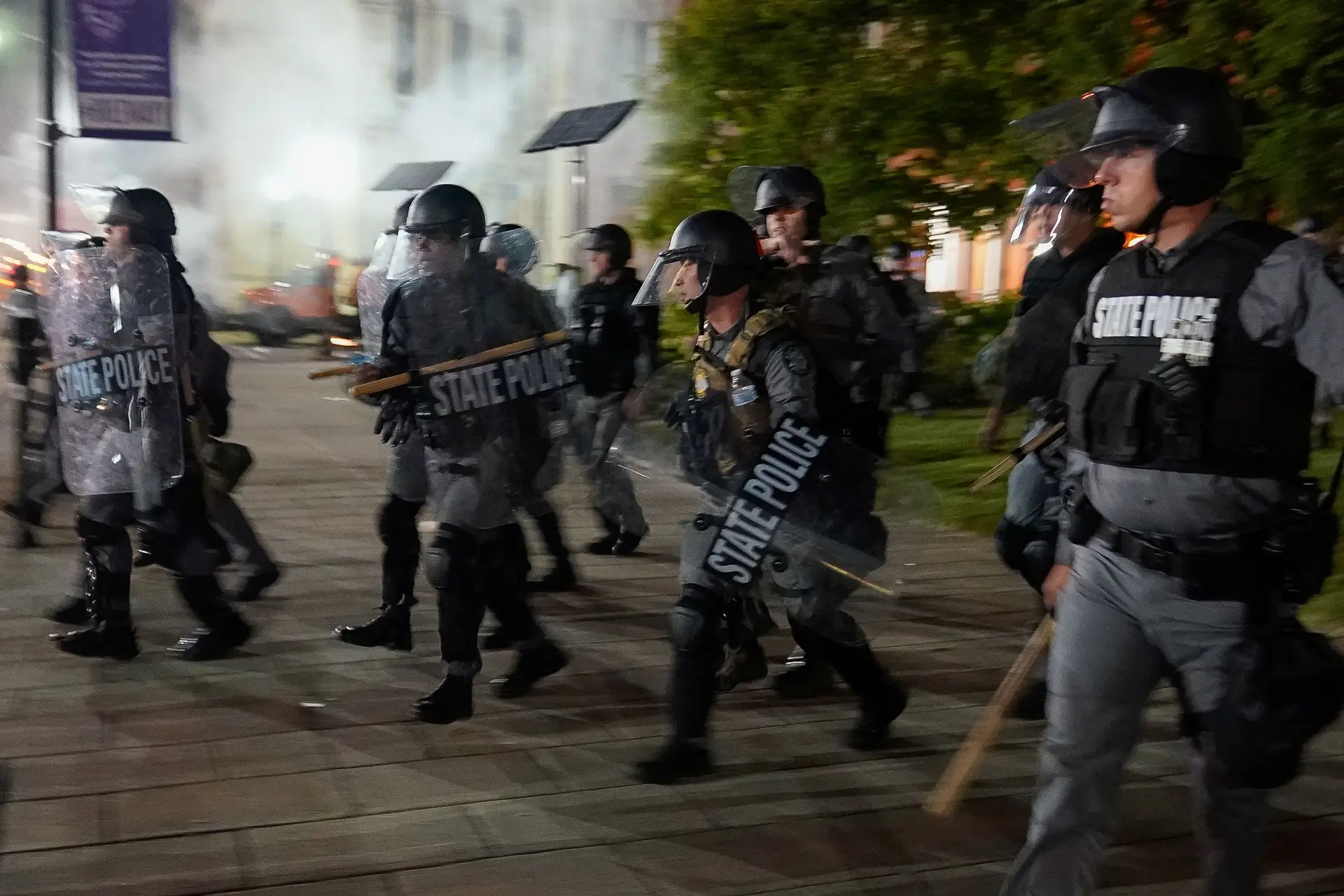 Dois polícias baleados nos EUA em protestos sobre a morte de Breonna Taylor