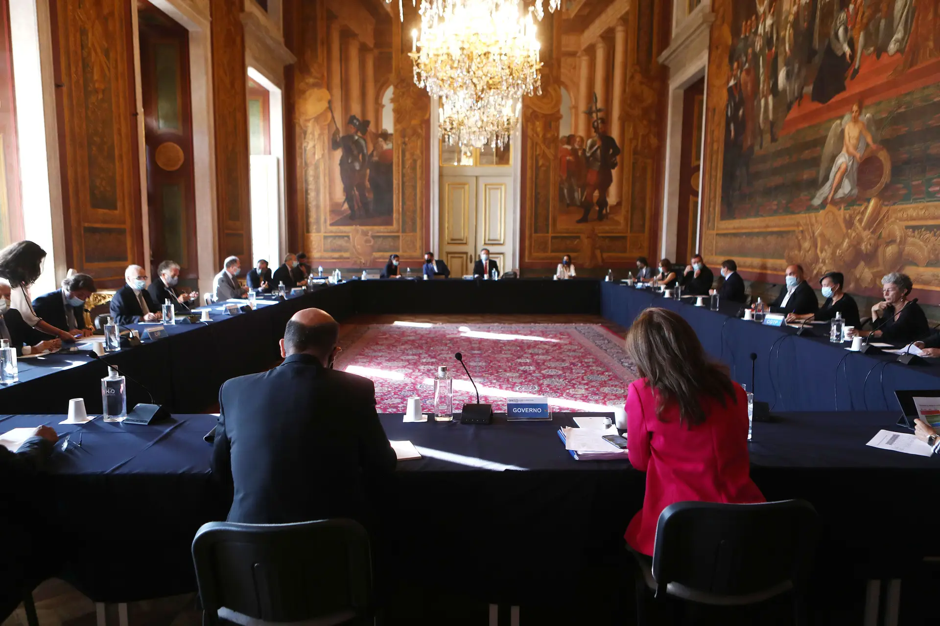 Covid-19. Governo apresenta aos parceiros sociais o plano de desconfinamento