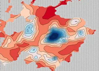 O lago principal ao centro rodeado por pelo menos três lagoas