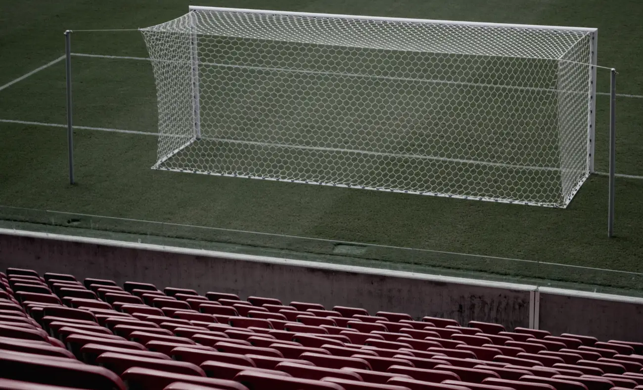 Futebol e Fórmula 1 sem público até ao final do desconfinamento