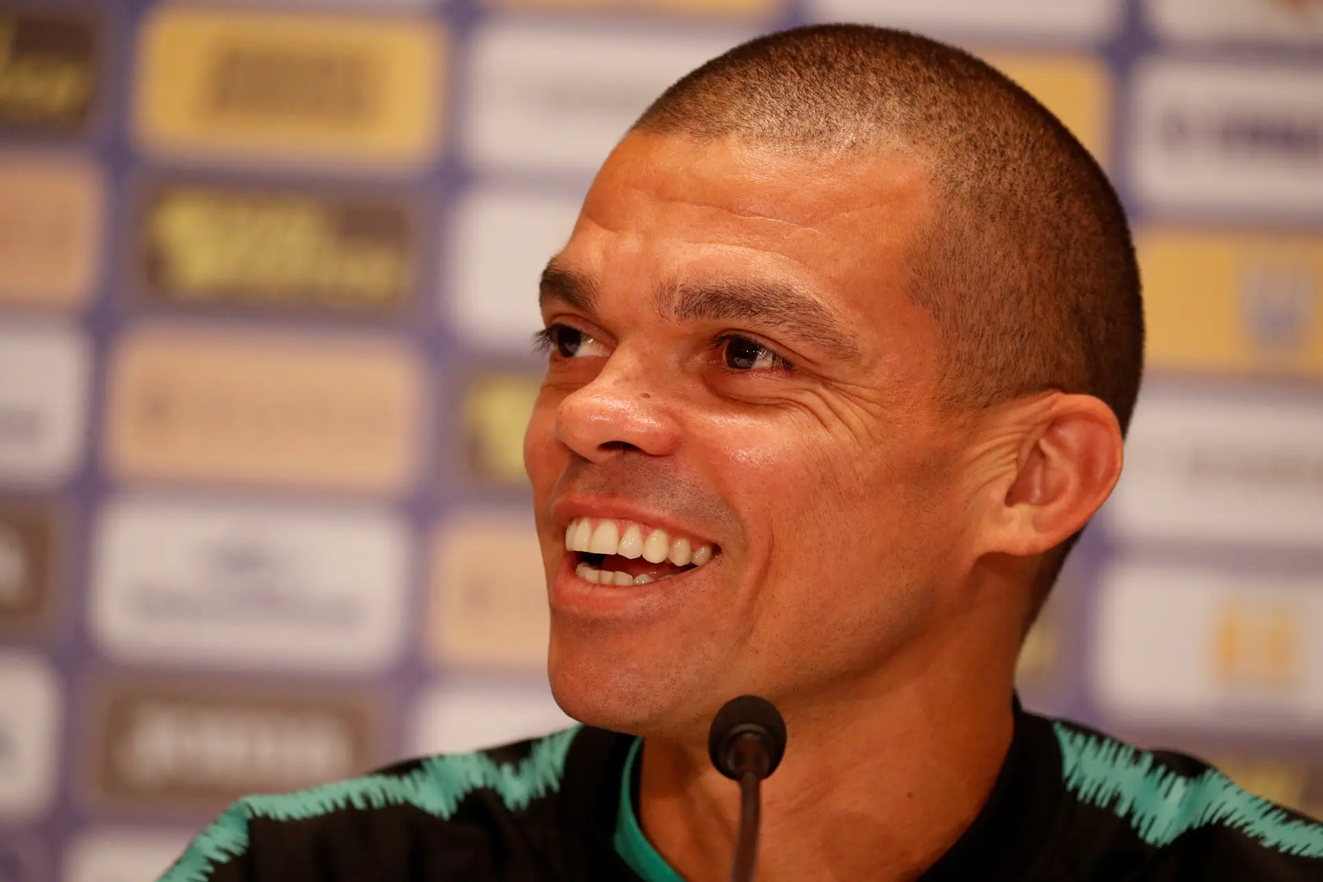 Pepe ultrapassa Couto e é o defesa luso mais internacional