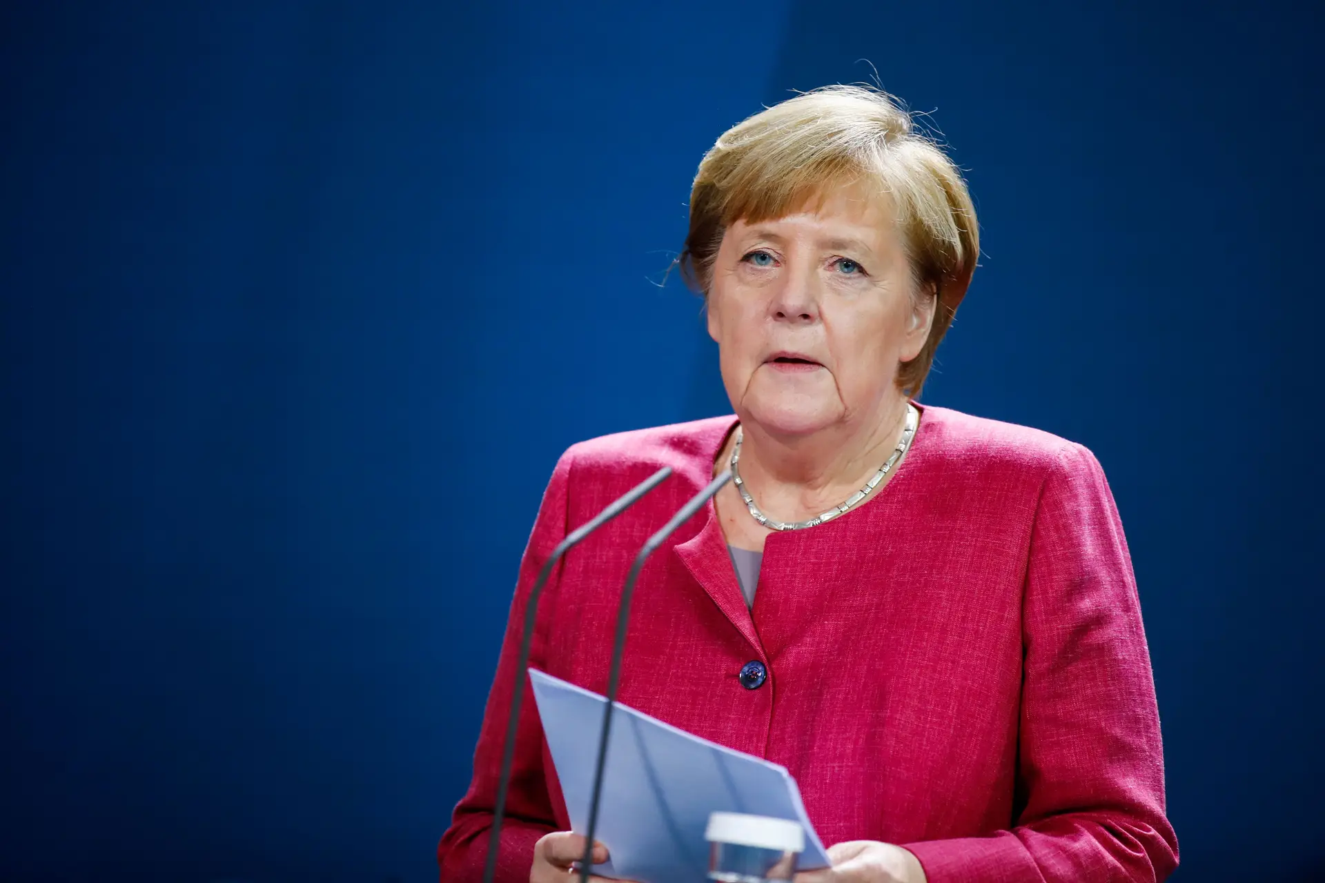 Merkel felicita Biden e Kamala Harris, "a primeira vice-Presidente eleita"