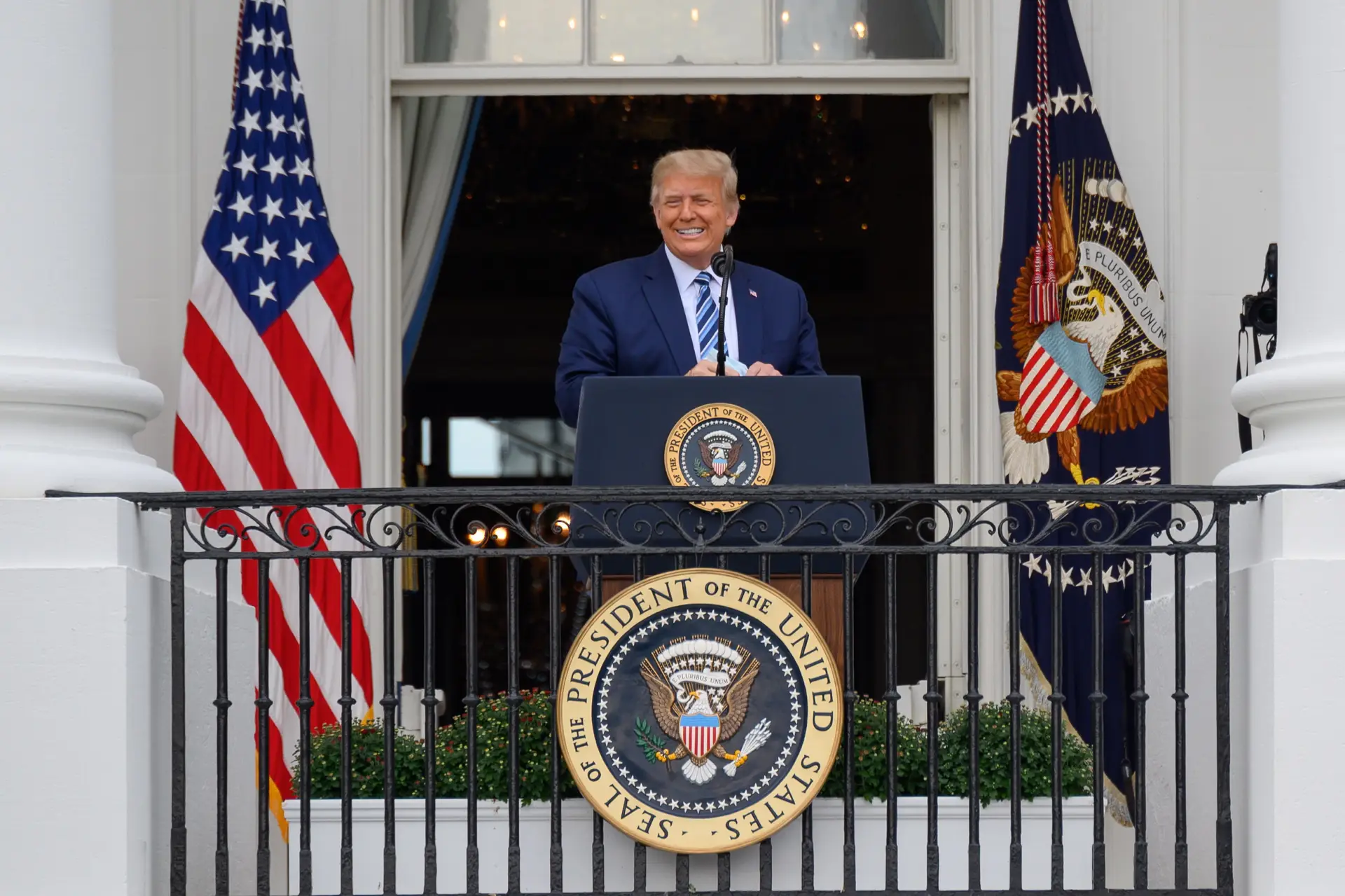 Covid-19. Médico diz que Trump já não corre risco de infetar os outros