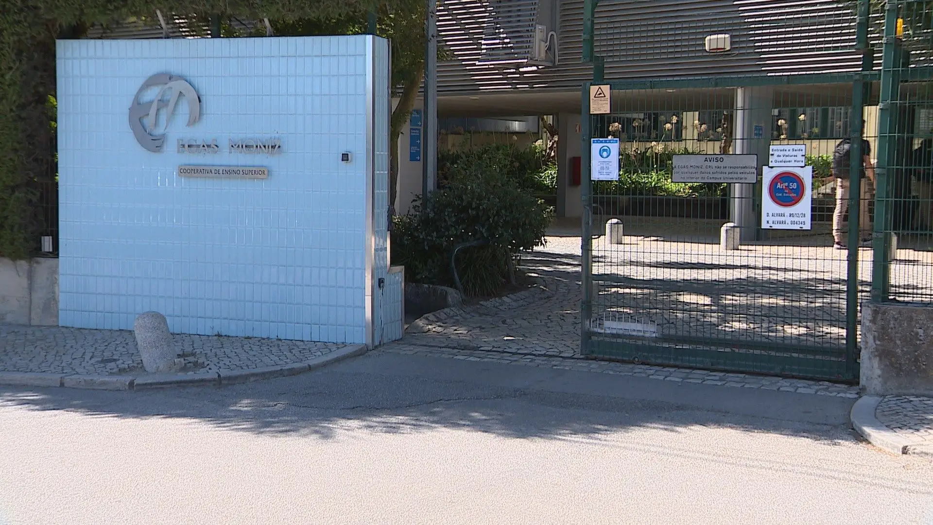 Surto na Universidade Egas Moniz: 11 infetados e cerca de 250 alunos em quarentena 