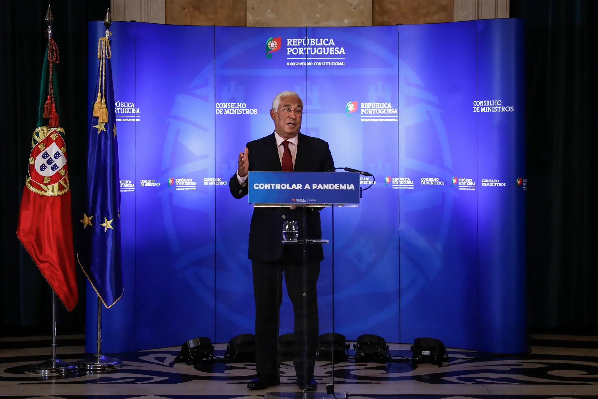 Costa não descarta novo confinamento. "Não posso jurar que não serão dados passos dramáticos"