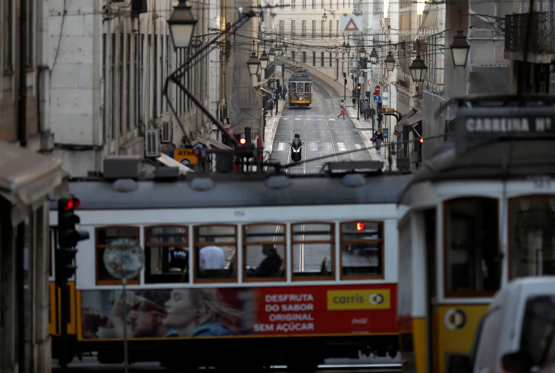 Portugal regista mais 13 mortes e 2.153 novos casos de Covid-19