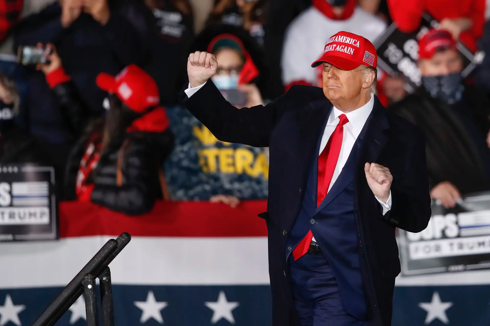 Trump divulga vídeo com as suas danças para apelar ao voto