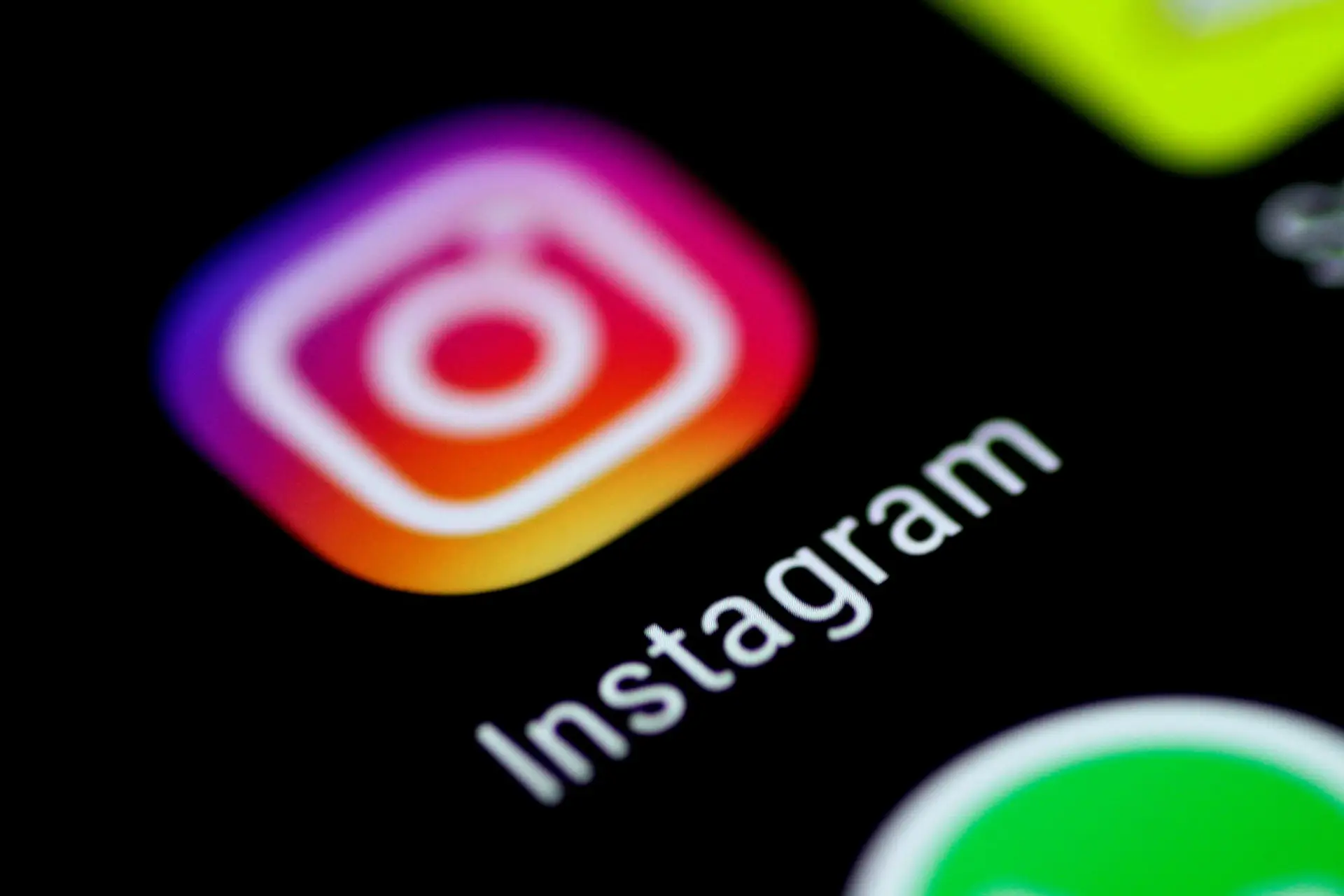 Instagram investigado por gestão de dados de utilizadores menores
