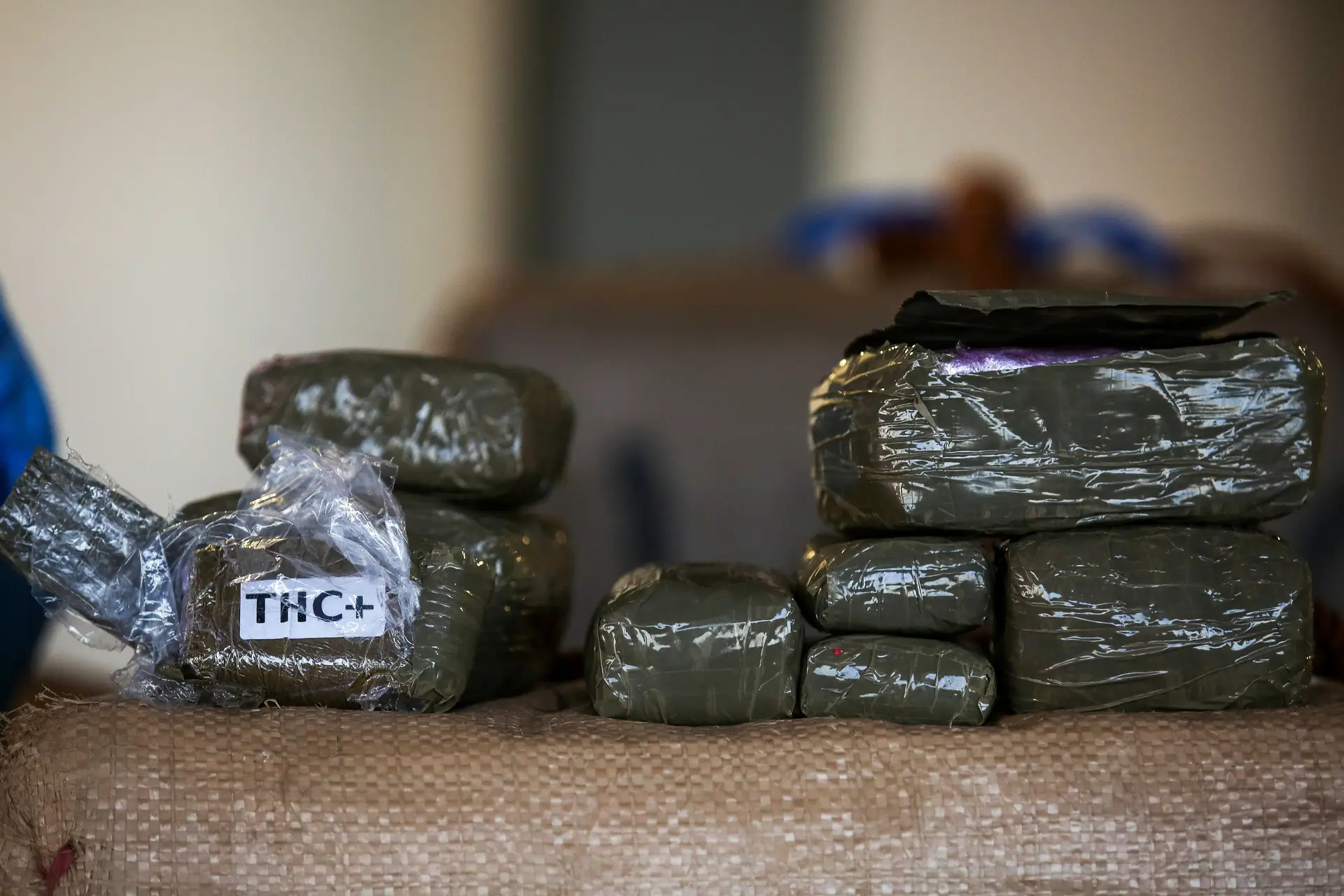 Português detido em navio carregado com 5,4 toneladas de haxixe