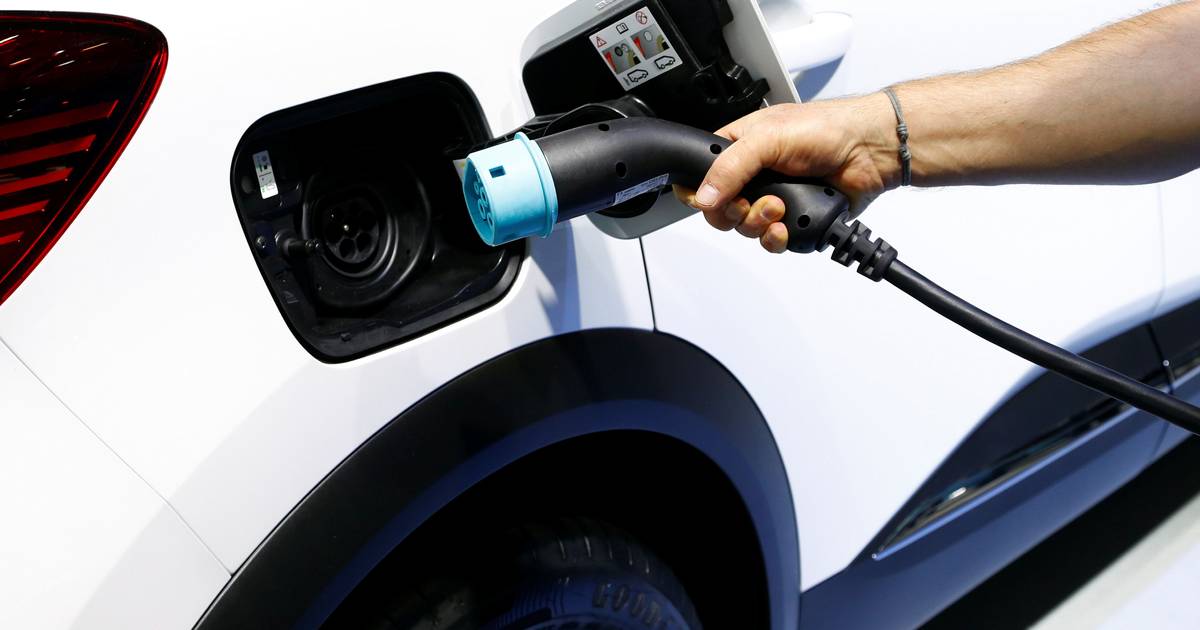 Study reveals that plug-in hybrid cars are more polluting than expected