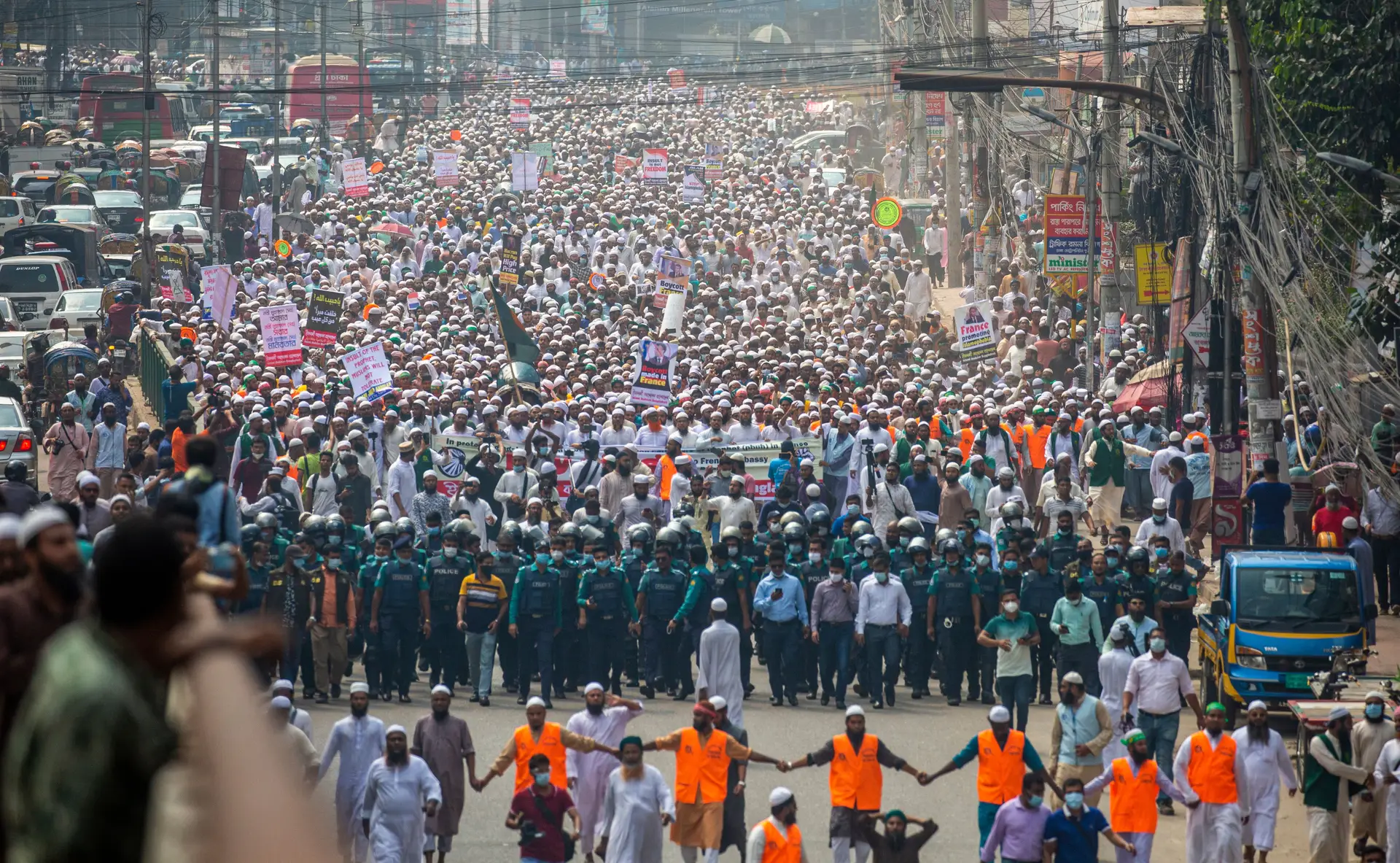 Manifestação no Bangladesh: "A França é inimiga dos muçulmanos"