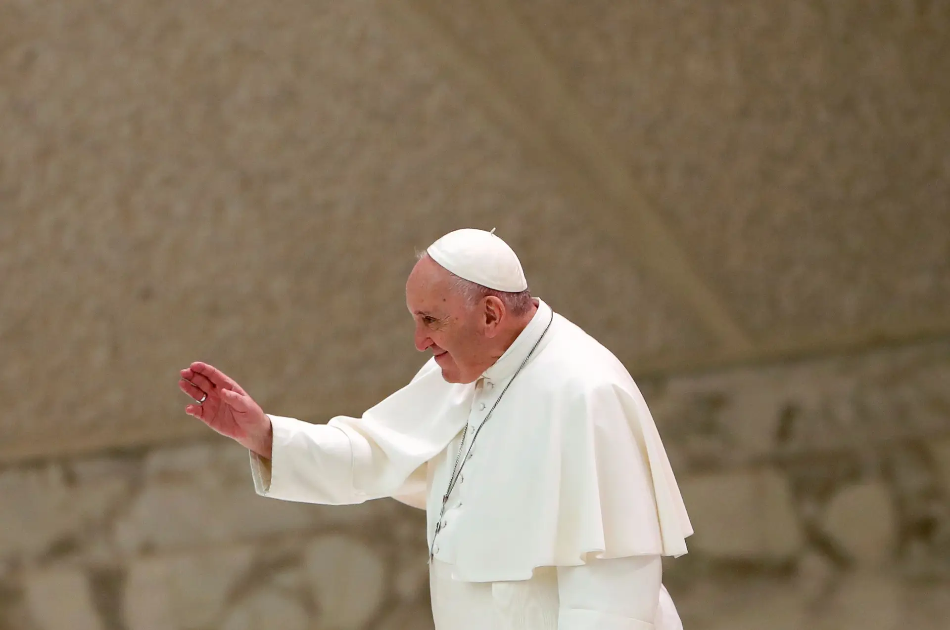 Vaticano faz esclarecimento sobre declarações do Papa sobre casais homossexuais