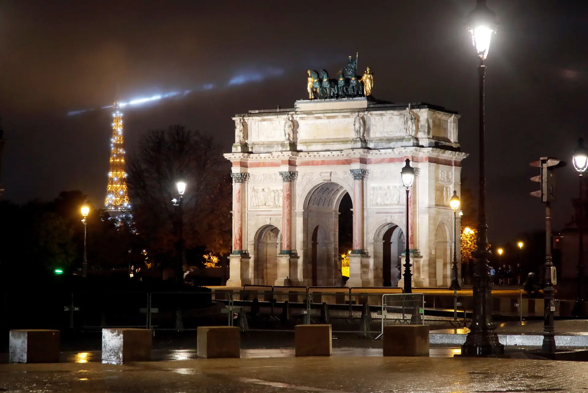 França entra em novo confinamento nacional a partir de sexta-feira