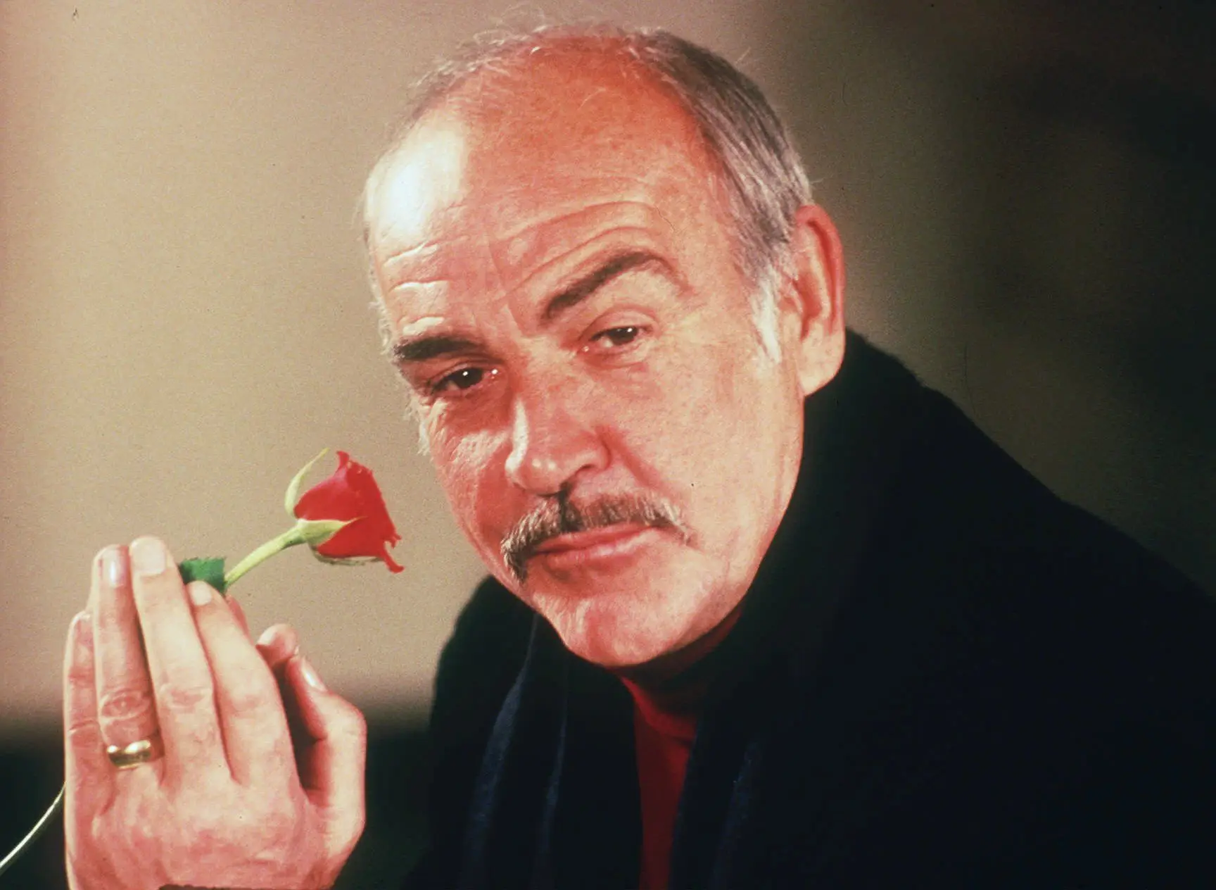 O ator escocês Sean Connery morreu a 31 de outubro, aos 90 anos. Mais conhecido pela sua interpretação na saga James Bond-007, o ator escocês foi o primeiro a encarnar o papel no cinema e a interpretar sete dos thrillers de espionagem.