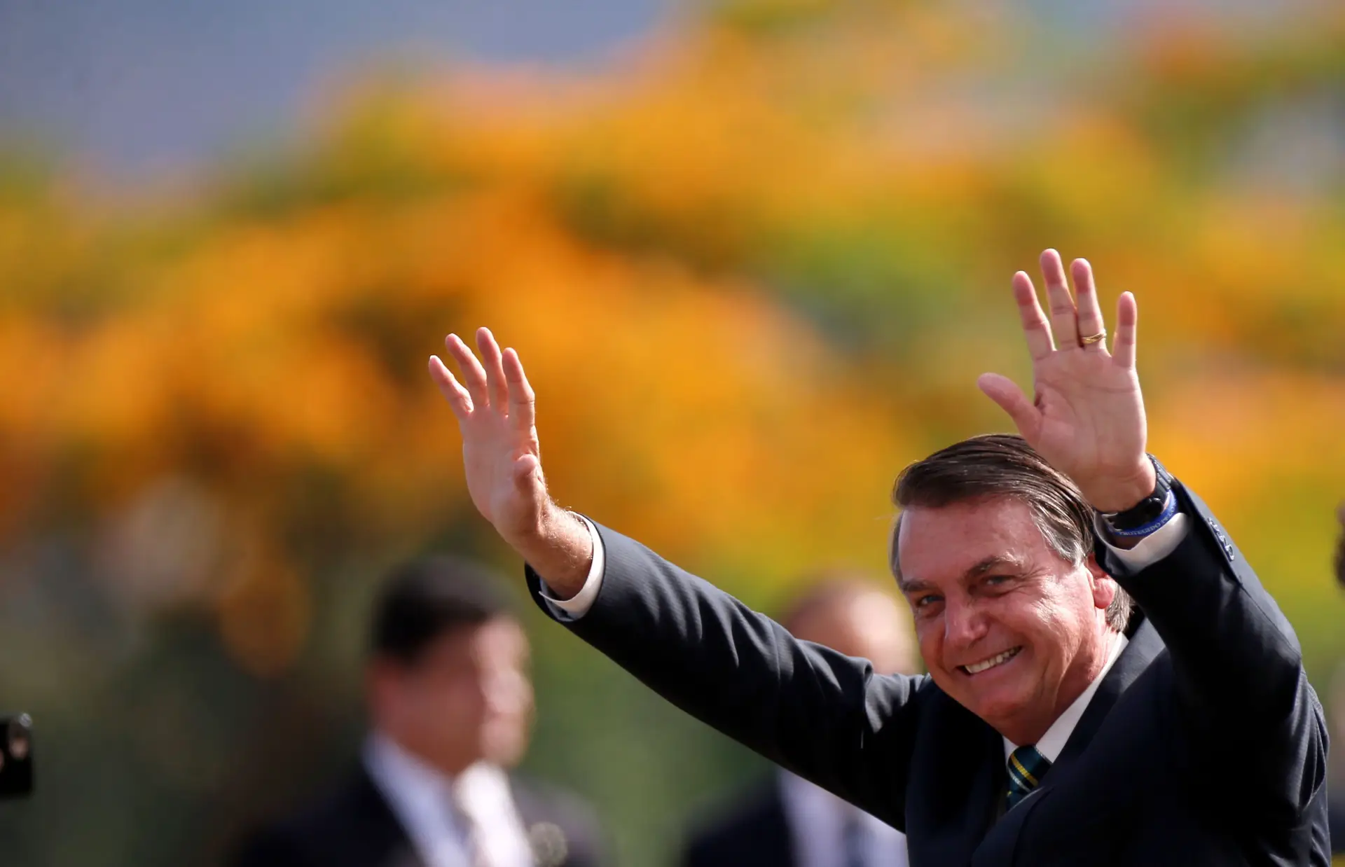 "As pessoas armadas nunca serão escravizadas". Bolsonaro incita população a comprar armas