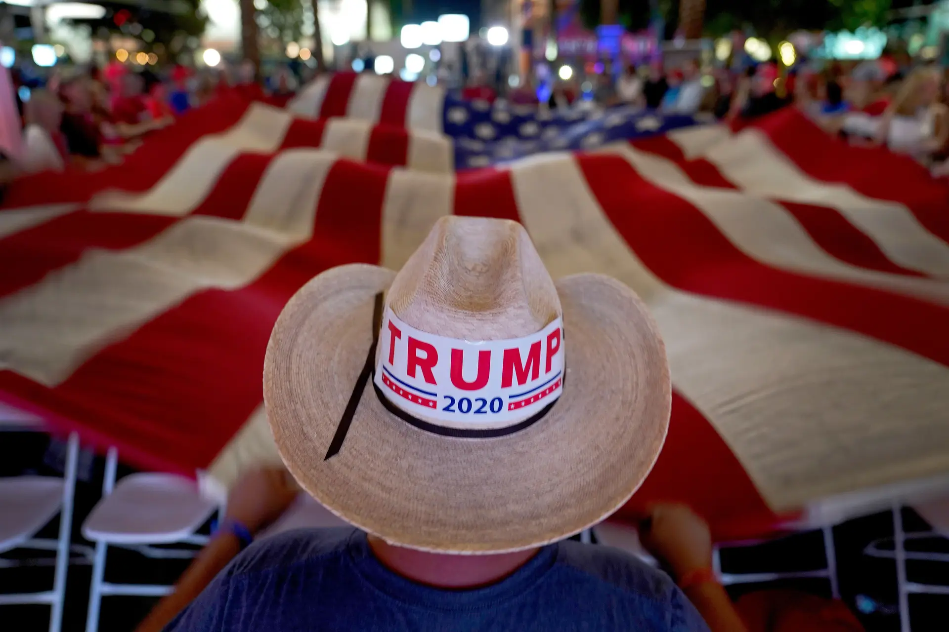 Equipa de campanha de Trump insiste que "eleição não acabou"
